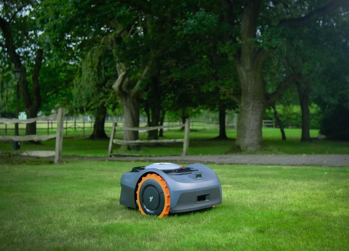 Megérkezett a Segway Navimow i108E  A határoló vezeték nélküli robotfűnyírás új korszakot nyit! Előnézeti kép