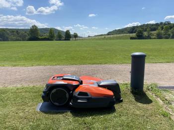 Ceora 544 EPOS + Razor 43M vágóasztal robotfűnyíró KIT 2024 10.Kép
